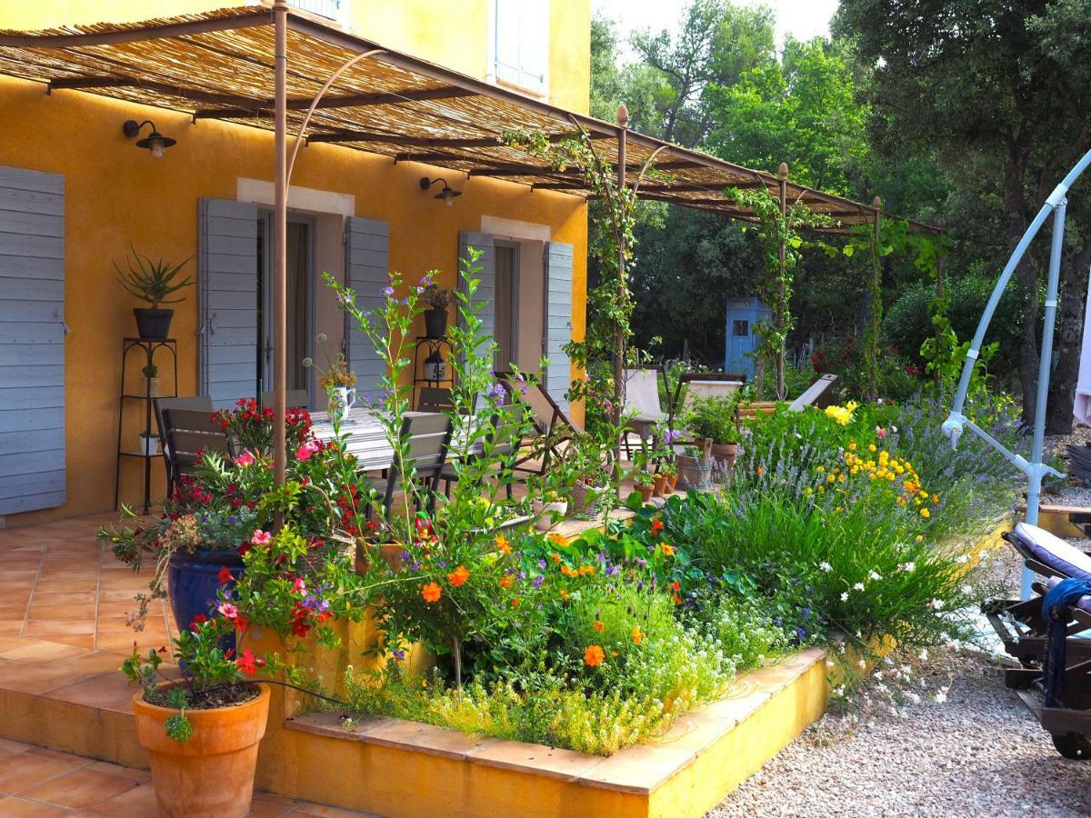 Bed and Breakfast Le Massounet à Besse-sur-Issole Extérieur photo